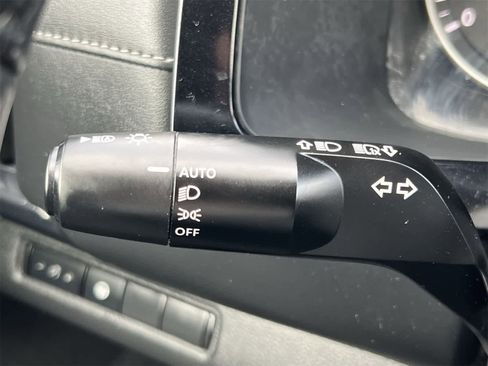 Used 2023 Nissan Pathfinder SV image 27