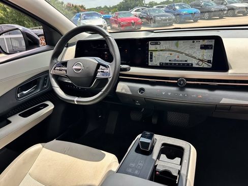 Used 2023 Nissan Ariya AWD image 10