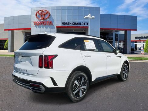 Used 2022 Kia Sorento S w/ Panoramic Sunroof Package FWD image 8