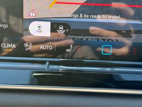 New 2026 Volkswagen Tiguan SE R-Line AWD/4WD image 15
