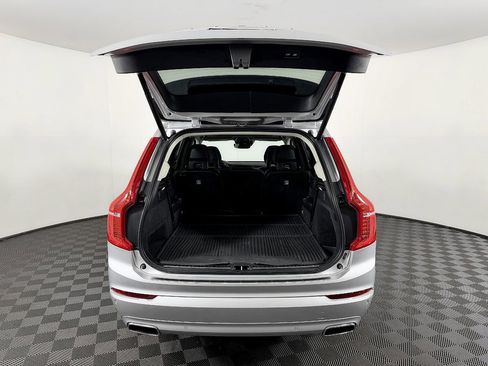 Used 2020 Volvo XC90 T6 Momentum w/ Protection Package Premier image 14