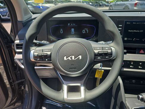 New 2025 Kia Sportage LX AWD/4WD image 17