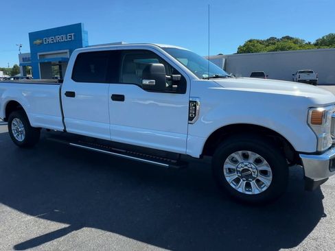 Used 2020 Ford F250 XLT w/ XLT Value Package RWD image 2