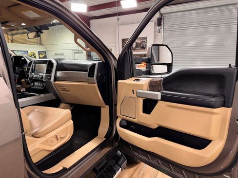 Used 2018 Ford F250 Lariat w/ Lariat Value Package image 20