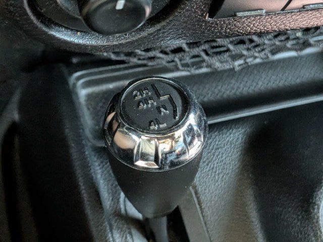 Used 2017 Jeep Wrangler Unlimited Sahara w/ Connectivity Group AWD/4WD image 21