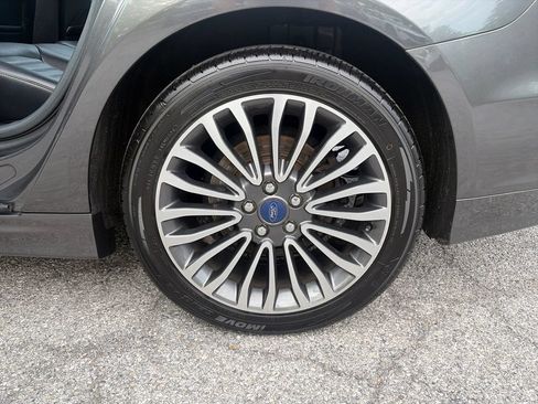 Used 2017 Ford Fusion SE w/ Fusion SE Technology Package FWD image 46