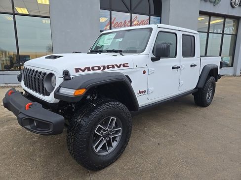 New 2026 Jeep Gladiator Mojave image 2