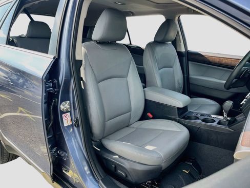 Used 2018 Subaru Outback 2.5i Limited AWD/4WD image 29