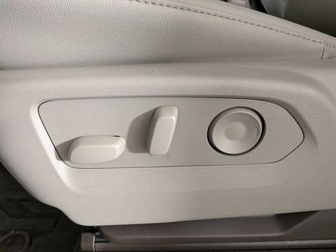 New 2026 GMC Sierra 3500 SLT w/ SLT Premium Package image 15