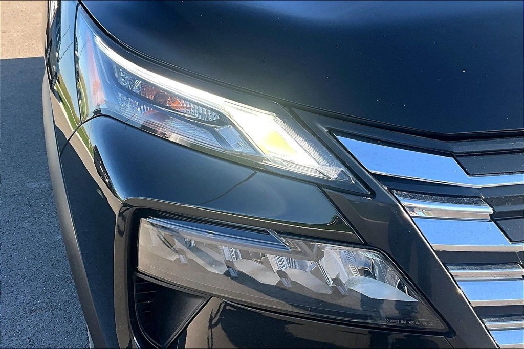 Used 2025 Nissan Rogue SV AWD/4WD image 28