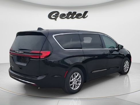 New 2026 Chrysler Pacifica Select image 7