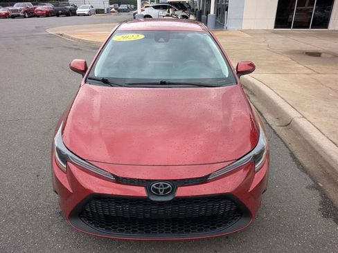 Used 2022 Toyota Corolla LE FWD image 4