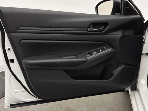 Used 2024 Nissan Altima 2.5 S image 10