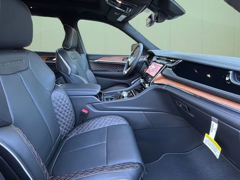 New 2025 Jeep Grand Cherokee L Summit image 40
