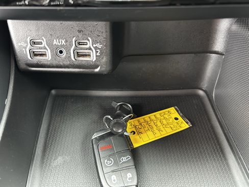 Used 2024 Dodge Durango GT AWD/4WD image 28