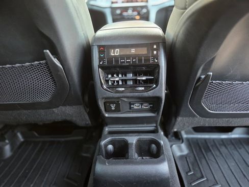 Used 2022 Jeep Grand Cherokee L Limited AWD/4WD image 13