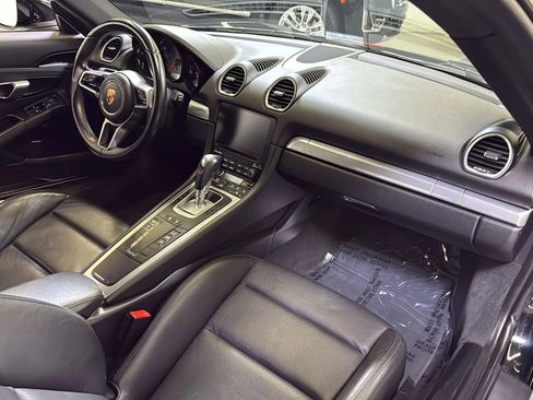 Used 2017 Porsche 718 Cayman S image 17
