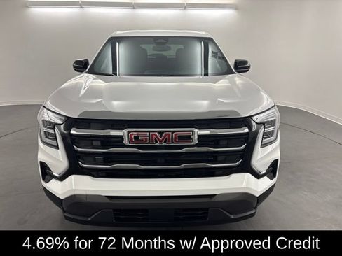 Used 2026 GMC Terrain Elevation FWD image 2