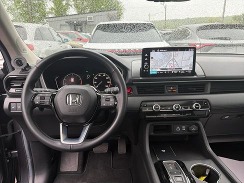 Used 2025 Honda Pilot Touring image 27