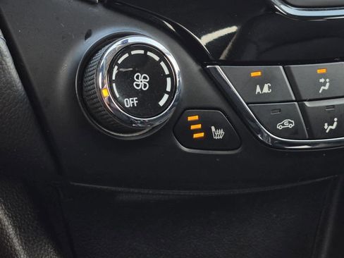 Used 2017 Chevrolet Cruze Premier image 27