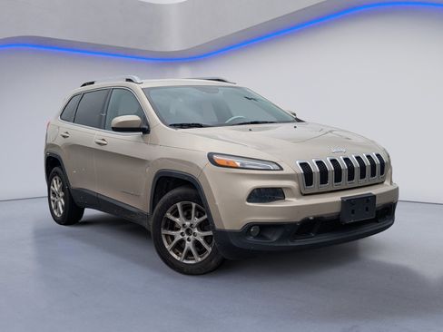 Used 2015 Jeep Cherokee Latitude image 2