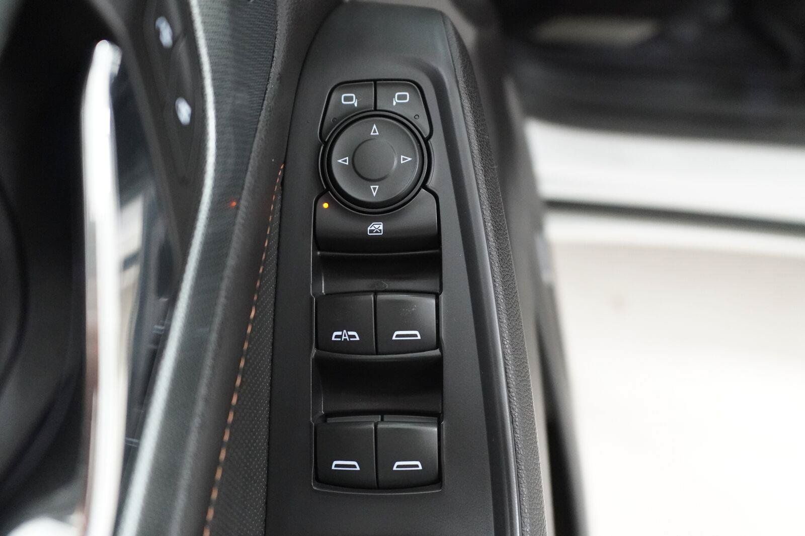 Used 2018 Chevrolet Traverse Premier w/ Driver Confidence II Package FWD image 25