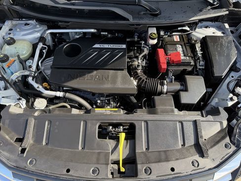 Used 2025 Nissan Rogue SV FWD image 30