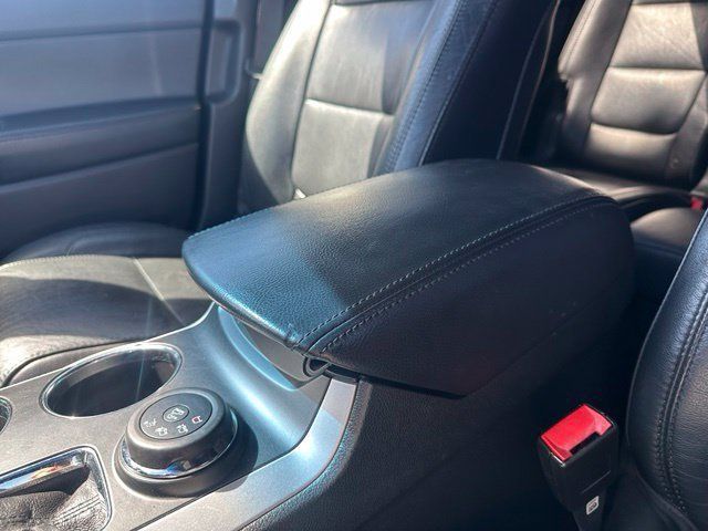 Used 2013 Ford Explorer XLT AWD/4WD image 25