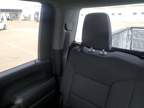 Used 2024 GMC Sierra 2500 Pro w/ Convenience Package image 13