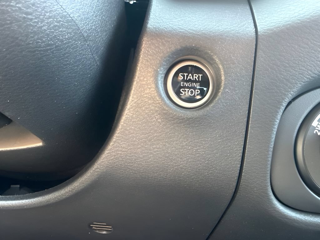 Used 2024 Nissan Frontier SL w/ Technology Package AWD/4WD image 17