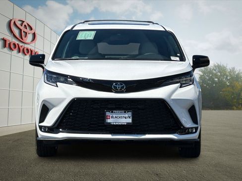 Certified 2026 Toyota Sienna XSE FWD image 8