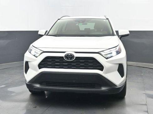Used 2025 Toyota RAV4 XLE w/ Convenience Package image 5