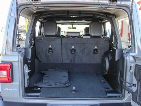 Used 2022 Jeep Wrangler Unlimited Sahara image 30