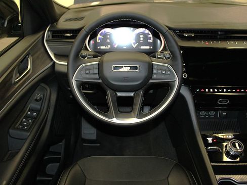New 2026 Jeep Grand Cherokee Altitude AWD/4WD image 12
