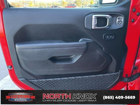Used 2025 Jeep Wrangler Rubicon image 5