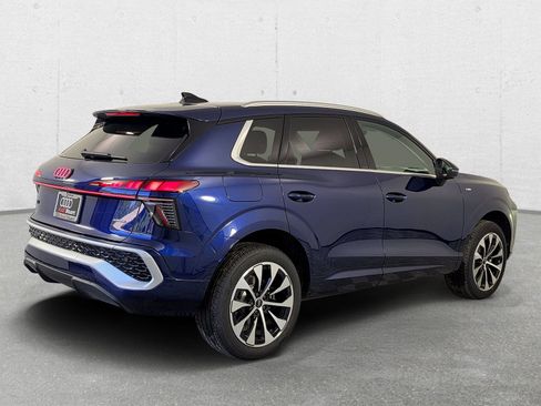 New 2026 Audi Q3 quattro 2.0T AWD/4WD image 6
