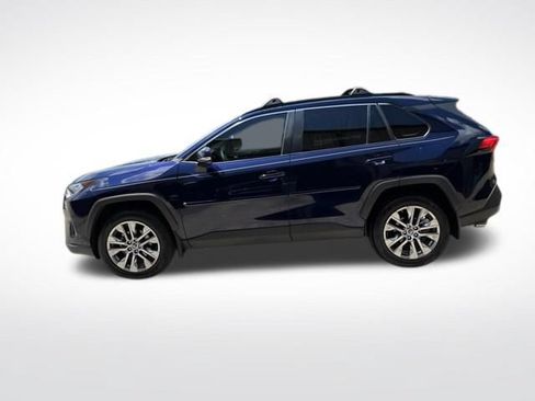 Used 2019 Toyota RAV4 XLE Premium FWD image 6