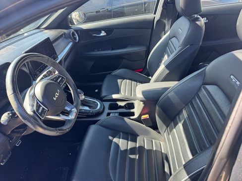 Used 2023 Kia Forte GT-Line w/ GT-Line Premium Package FWD image 6