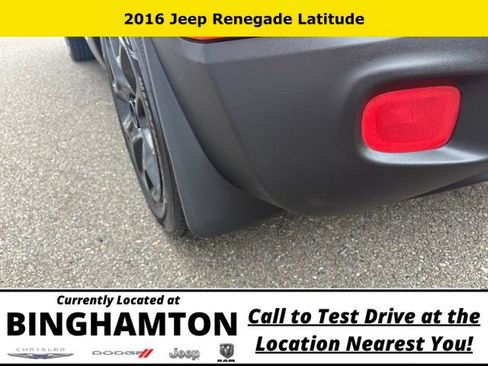 Used 2016 Jeep Renegade Latitude AWD/4WD image 31