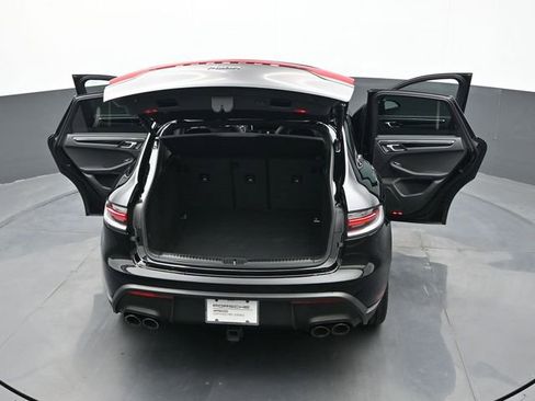 Certified 2025 Porsche Macan AWD/4WD image 28