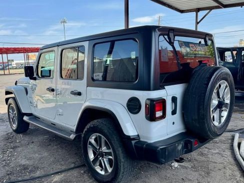 Used 2019 Jeep Wrangler Unlimited Sahara image 9