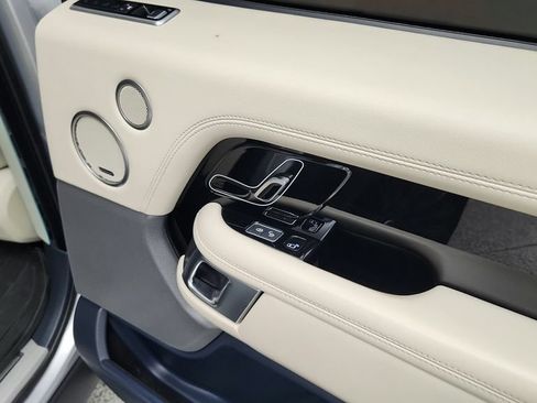 Used 2019 Land Rover Range Rover Supercharged AWD/4WD image 32