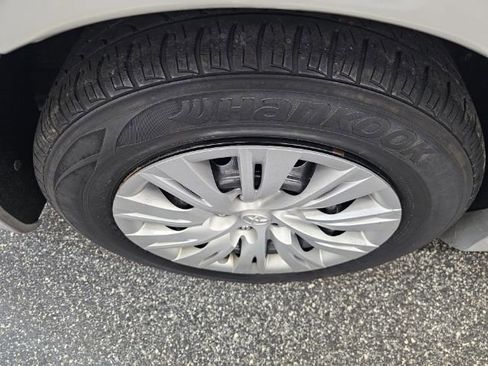 Used 2012 Toyota Camry LE image 39