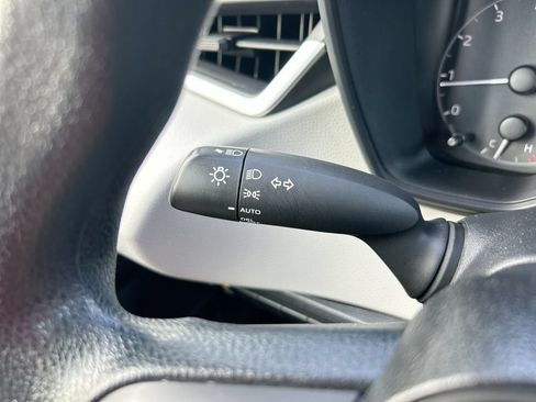 Used 2025 Toyota Corolla LE FWD image 19