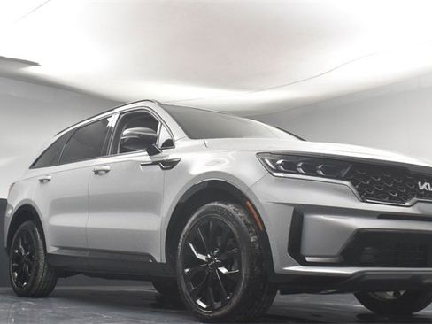 Certified 2023 Kia Sorento SX image 33