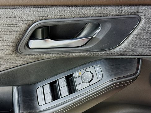 Used 2023 Nissan Rogue SV image 20