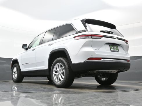 New 2026 Jeep Grand Cherokee Laredo AWD/4WD image 13
