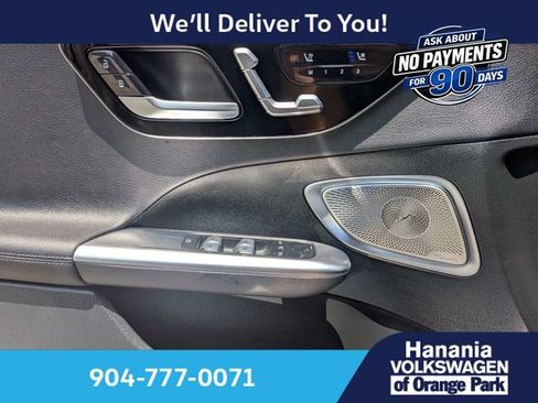 Used 2023 Mercedes-Benz C 300 Sedan image 29