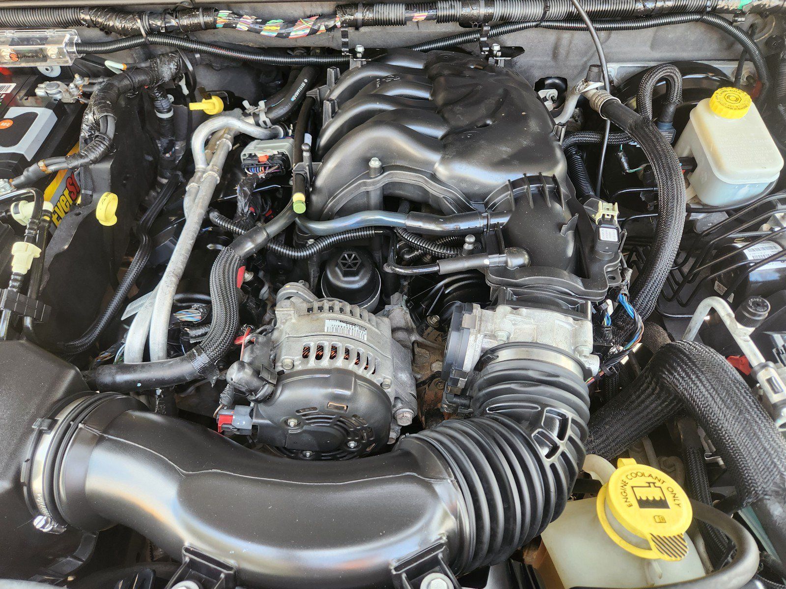 Used 2012 Jeep Wrangler Unlimited Sahara AWD/4WD image 20