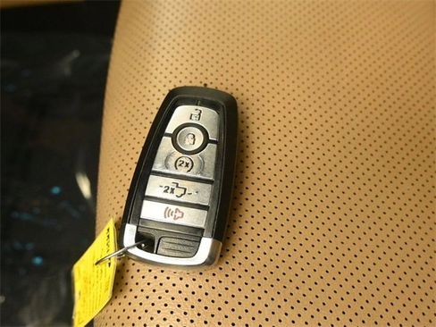 Used 2023 Ford F350 Lariat w/ Tow Technology Package image 20